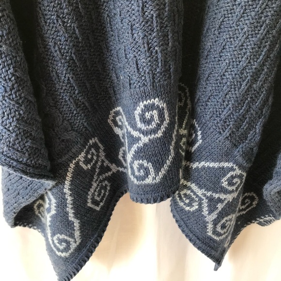 Connemara Knitwear 100% Pure New Wool Merino Cropped Poncho Made in Ireland Blue - Picture 12 of 13